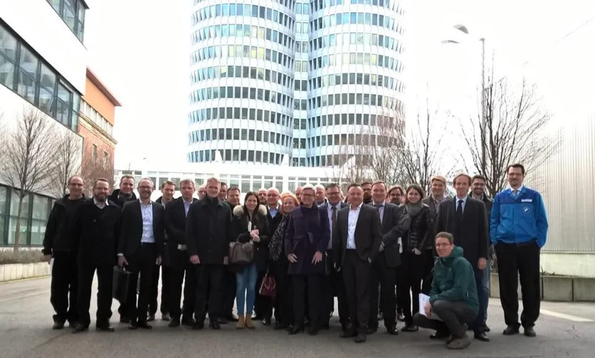 BMW-Werksbesuch des Excellence Center BY & BW (rechts Werksleiter Dr. Milan Nedeljkovic)