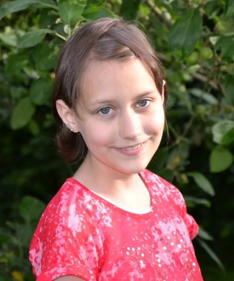 Die zwölfjährige Nicola benötigt dringend Hilfe.