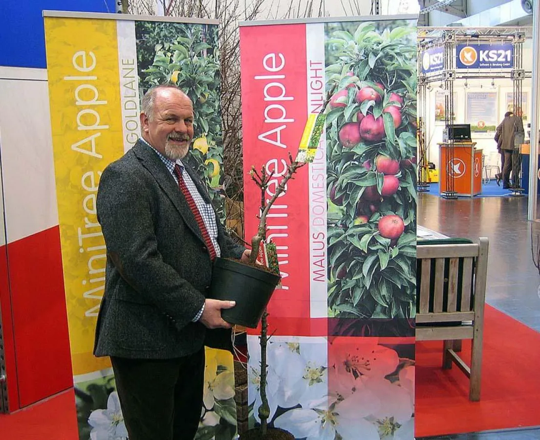 Kleine Gärten brauchen kleine Bäume. John-Hermann Cordes aus Wedel liegt mit seinen Minitree Appels voll im Trend.