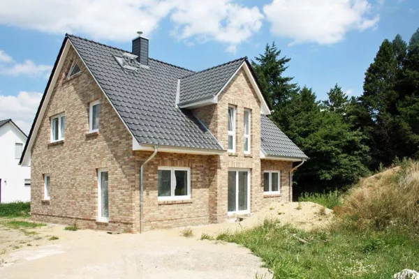 Bild: Verklinkertes Stadthaus mit viel Platz | Hausbesichtigung