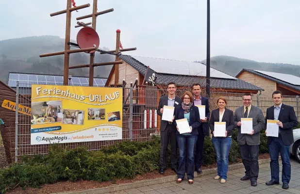 Bild: AquaMagis-Feriendorf erhält Plettenbergs erste Sterne-Klassifizierung