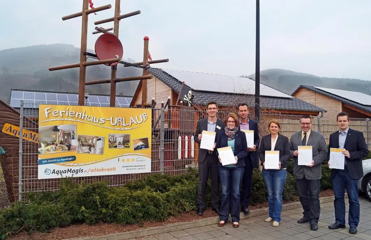 Bild: AquaMagis-Feriendorf erhält Plettenbergs erste Sterne-Klassifizierung
