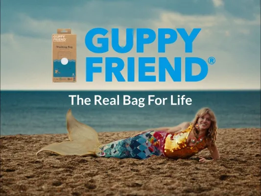 Bild: GUPPYFRIEND setzt ein Zeichen gegen Mikroplastik im Sport mit neuer TV-Kampagne "The Real Bag For Life"