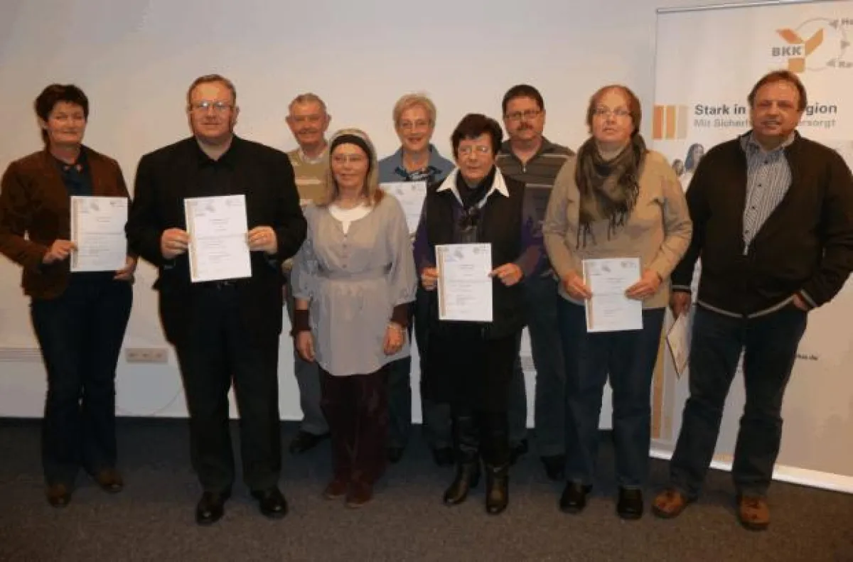 Kursleiterin Heidrun Mildner (4. von links) mit einigen der Teilnehmern
