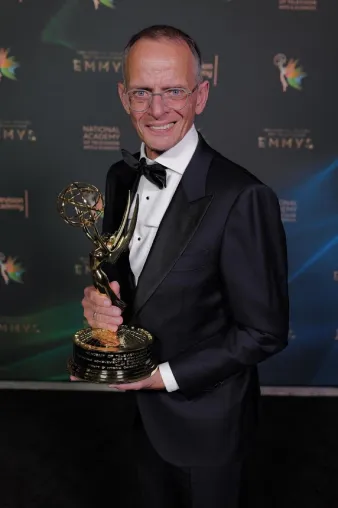 Bild: Curt O. Schaller erhält nach dem Oscar auch den Emmy für die ARRI TRINITY 2