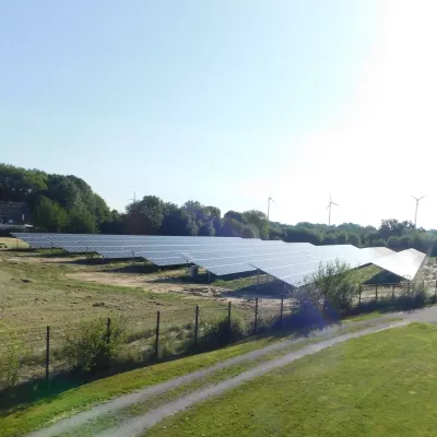 Bild: Neue Photovoltaikanlage produziert Strom für den IWN-Maschinenpark