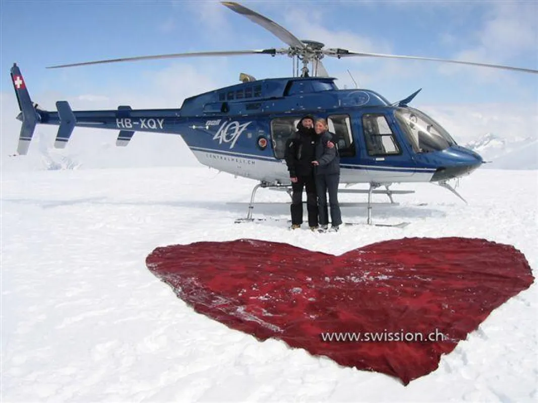 Foto: Helikopterflug.ch Gletscherlandung Romantikflug