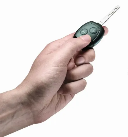 Bild: Verdeck auf und zu per kurzem Knopfdruck – SmartTOP für Ford Focus Coupé-Cabriolet