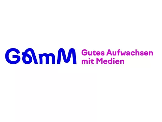 Bild: Initiative Gutes Aufwachsen mit Medien - Demokratie braucht Medienkompetenz
