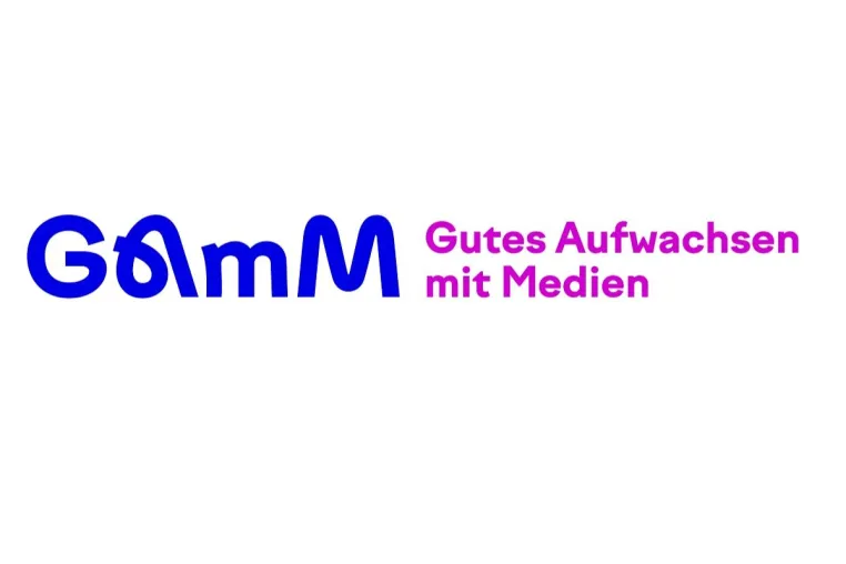 Bild: Initiative Gutes Aufwachsen mit Medien - Demokratie braucht Medienkompetenz