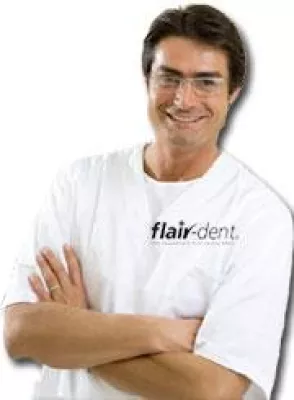 Bild: flair-dent Zahntechnik - Implantate in der Zahnmedizin - schon lange alltäglich
