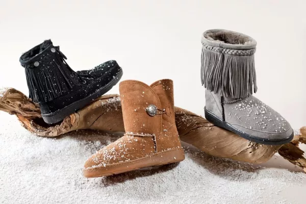 Hot Winter Affairs: Neue Lammfell-Pugs & -Boots von Minnetonka Bild: Hot Winter Affairs: Neue Lammfell-Pugs & -Boots von Minnetonka