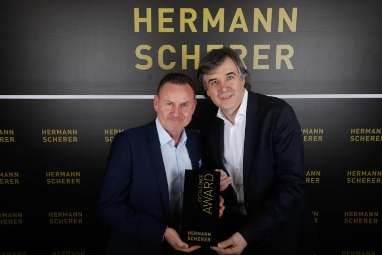 Bild: Mit begeisternden Fans zum Weltrekord - Klaus Stöckert Gewinner des Excellence Award