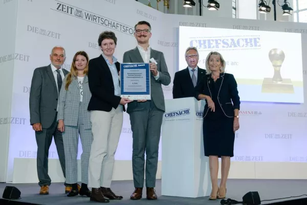 Bild: Ausgezeichnete Chancengleichheit: Kompetenzzentrum erhält Chefsache-Award
