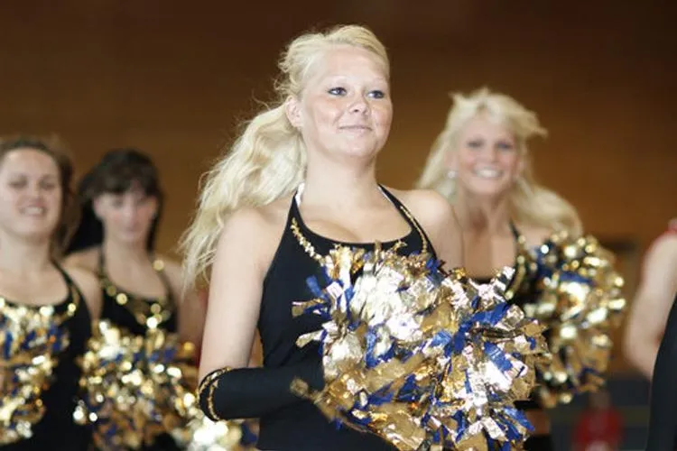 Start des BERLIN BASKETS Danceteams Bild: Start des BERLIN BASKETS Danceteams