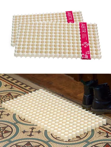 Bild: Saubere Schuhe, sauberes Design - Fußmatte ABTR! ist gelungenes Upcyclingdesign