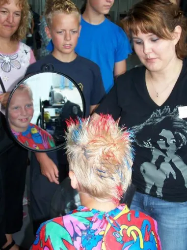 Bild: 720 Euro für „Musberger Aktivspielplatz“ beim Kinderfest am Flughafen „erschnitten“