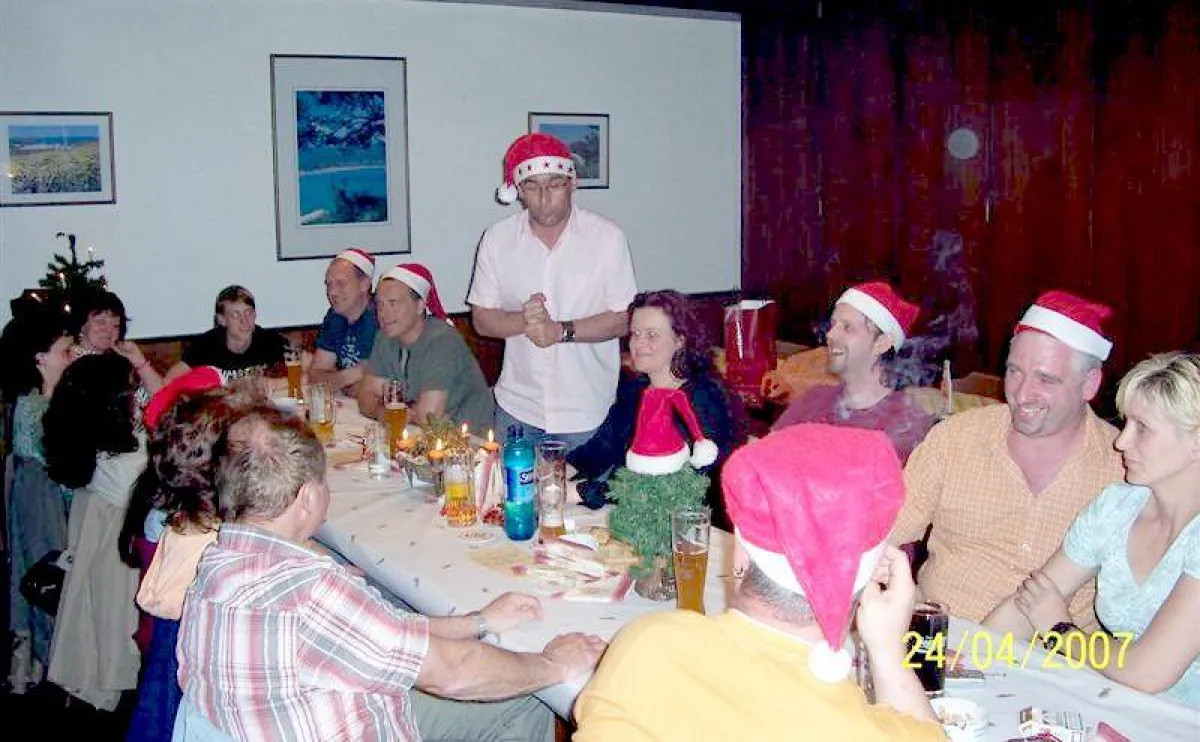 Weihnachtsfeier im heißen April - Nur möglich bei \