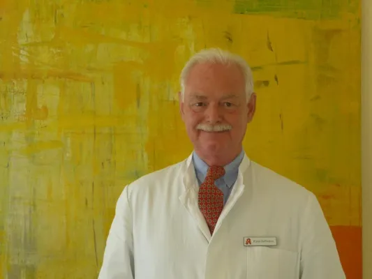 Bild: Erweiterung des Solinger-Gesundheitsteams: Apotheker Klaus Hoffmann übernimmt die Scarabäus Apotheke