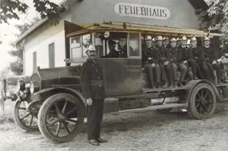 Bild: Die Freiwillige Feuerwehr Ottobrunn feiert 100. Geburtstag