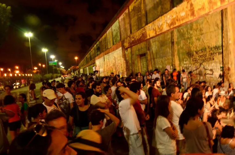 Bild: Der »Krieg«, schüttelte die Stadt Recife, am Vorabend der Weltmeisterschaft.