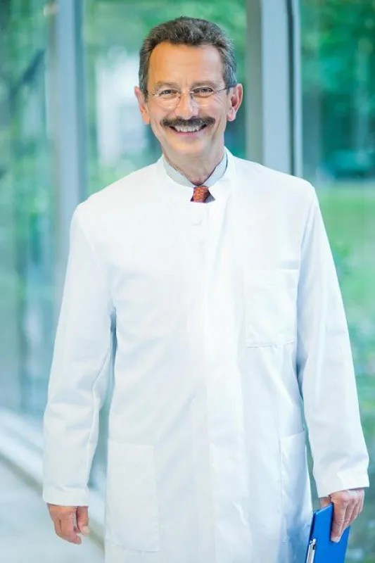 Dr. Norbert Langen-Facharzt für Orthopädie und Ärztlicher Leiter der Paracelsus-Klinik Bremen