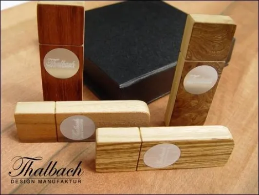 Bild: Feine USB Sticks in Edelholz - exquisit und zeitlos elegant - Mit persönlicher Gravur das perfekte Geschenk