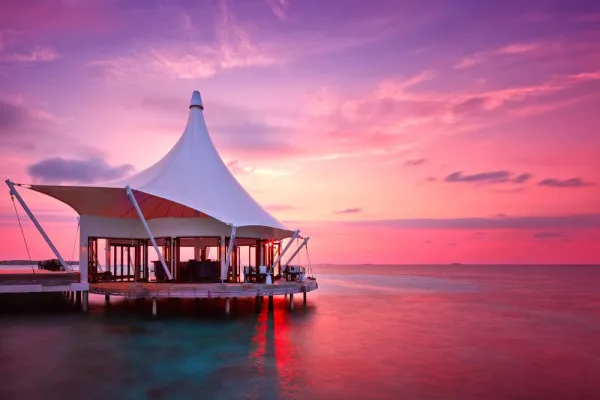 Bild: Niyama Private Islands für Weinkenner und Gourmets: Raritäten von Domaine Clarence Dillon zum Dinner im Edge