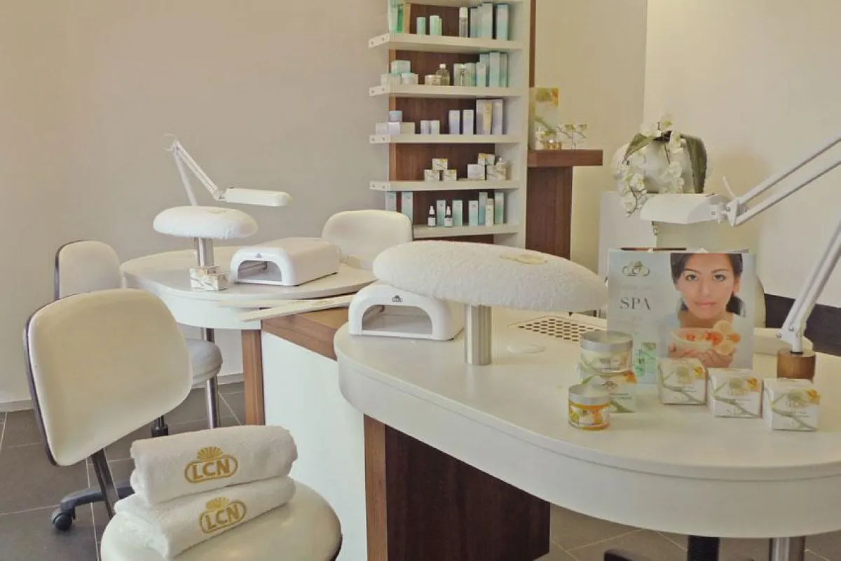 LCN Naildesign Ausbildung in der Kosmetikschule Schäfer in Gießen