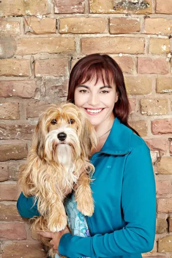 Bild: Trend Tierbestattung - TV-Moderatorin Diana Eichhorn produziert Info-Filme