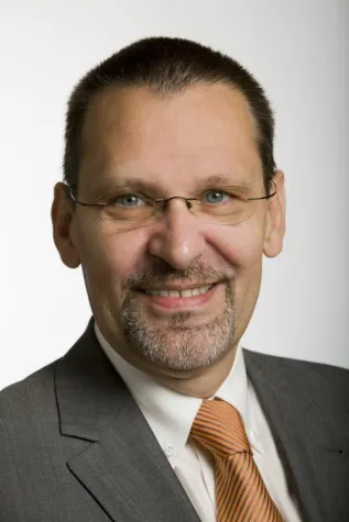 Bild: Günther Lang neuer Repräsentant von ASERVO Interactive in Österreich