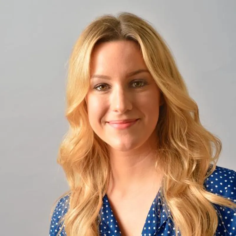 Foto: Sara Bremicker, Junior Account Manager bei PEIX