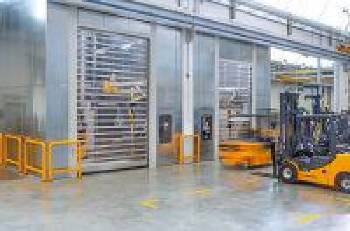 Das Original. EFAFLEX Schnelllauf-Turbotore sorgen für klaren Durchblick.