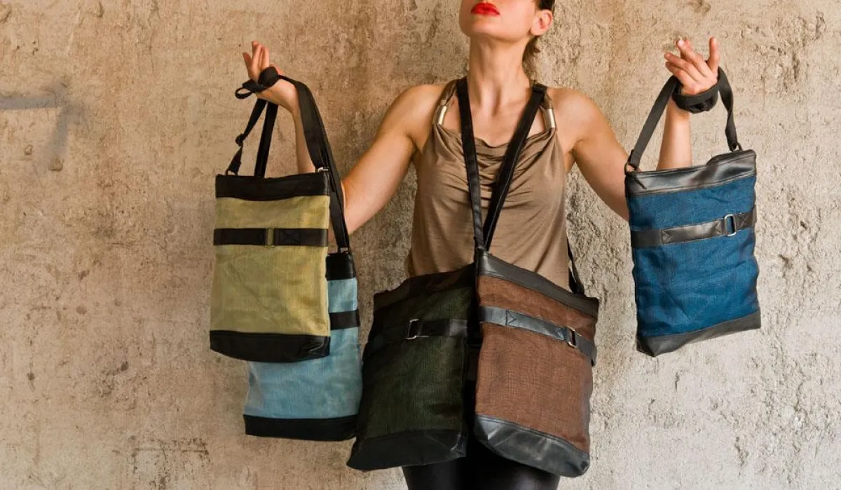 Der Hit im Fair Trade Shop: Taschen aus Recyclingprodukten