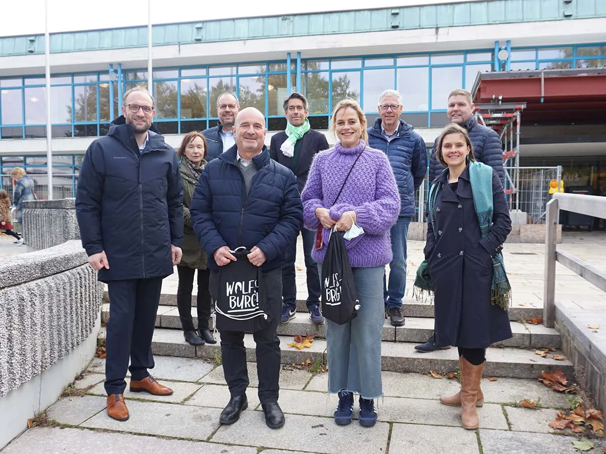 WMG und Partner begrüßen Schulklasse aus dem Ahrtal in Wolfsburg (© WMG Wolfsburg)