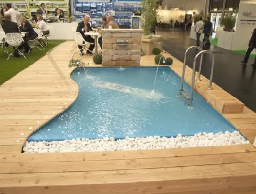 Bild: Vorstellung des neuen Poolsortiments BLUEPOOL auf der gafa 2011