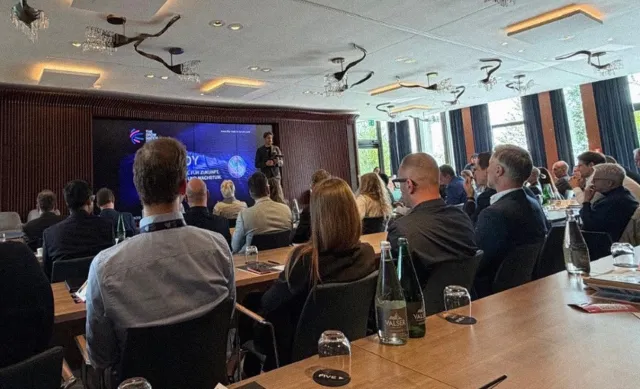 Bild: Bernhard Schindler live in Zürich: THE GROW MATCH FORUM