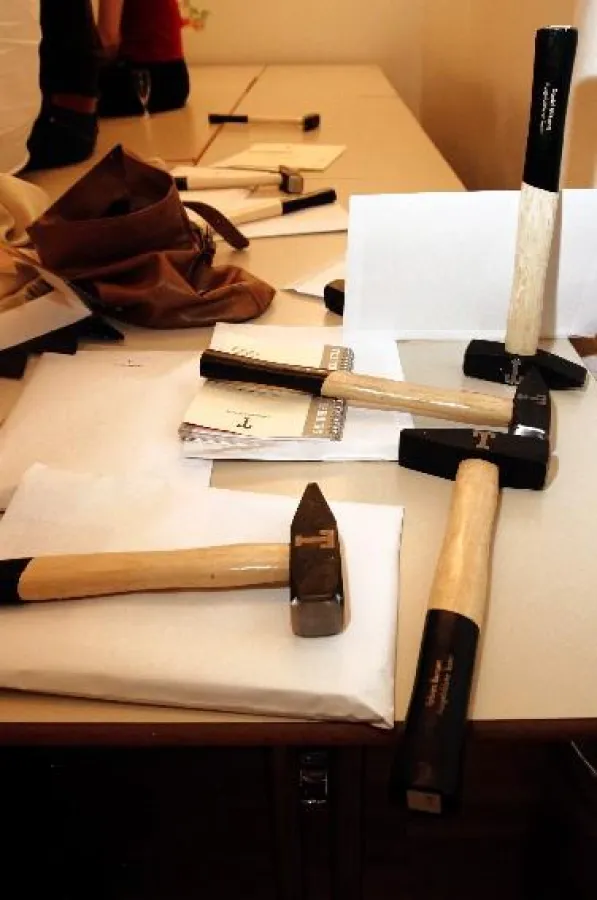 Siegestrophäen erfolgreicher Studienabsolventen