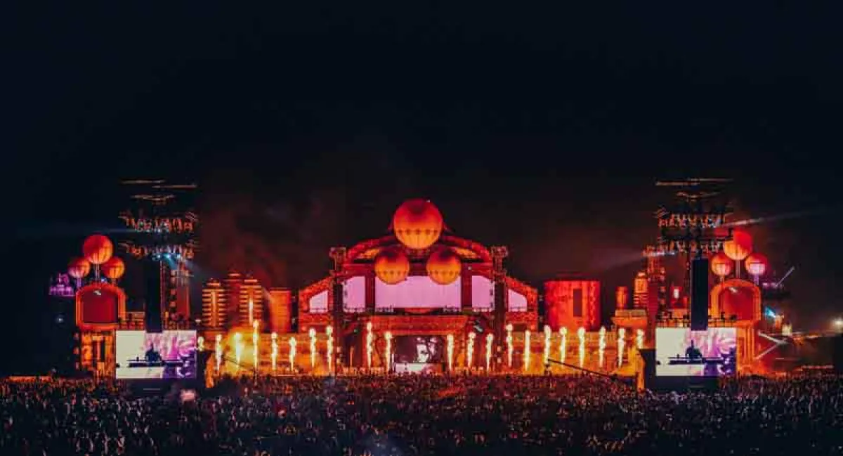 Mainstage des Parookaville Festivals (Foto: © Robin Böttcher)