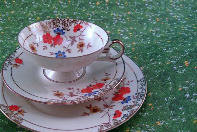 Aus der Vitrine auf die Kaffeetafel - Oma’s Sammeltassen erleben Comeback Bild: Aus der Vitrine auf die Kaffeetafel - Oma’s Sammeltassen erleben Comeback