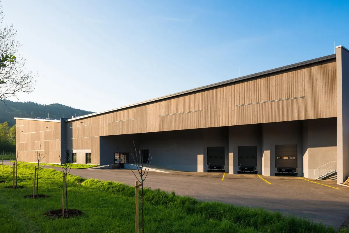 Logistikgebäude der Elztalbrennerei Weis in Gutach