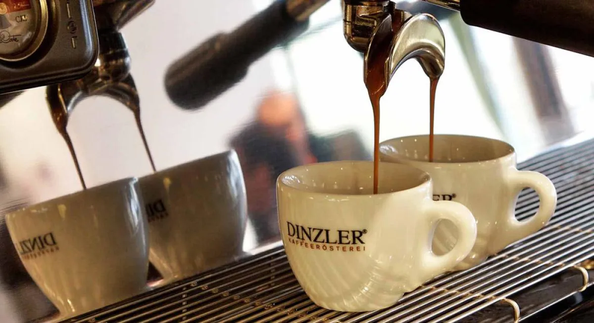 Professionelle Kaffeeversorgung für Ihr Büro mit DINZLER Kaffee