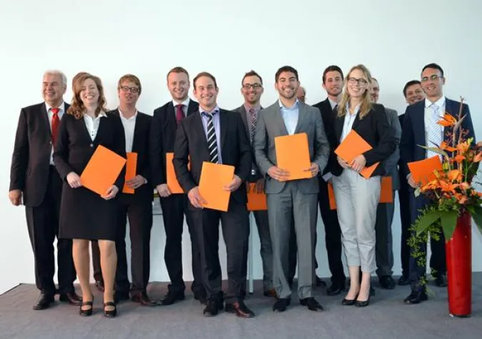 Dualer Bachelor für die berufliche Zukunft Bild: Dualer Bachelor für die berufliche Zukunft