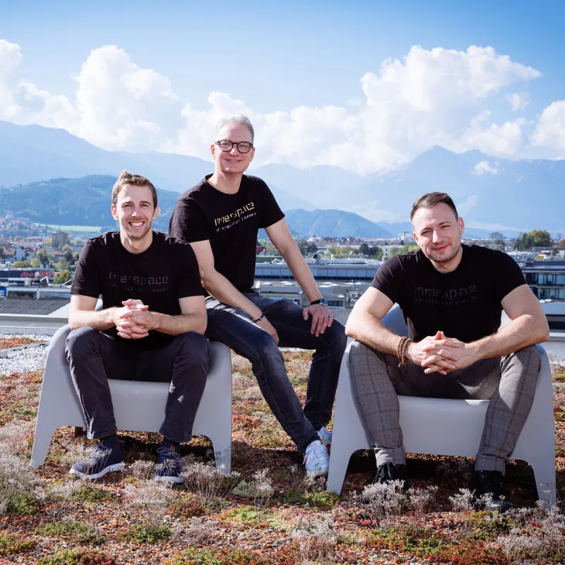 Andreas Berger, Walter Ischia, Sebastian Scheler (v.l.n.r.) freut sich über das tolle Geschäftsjahr. (© Innerspace)