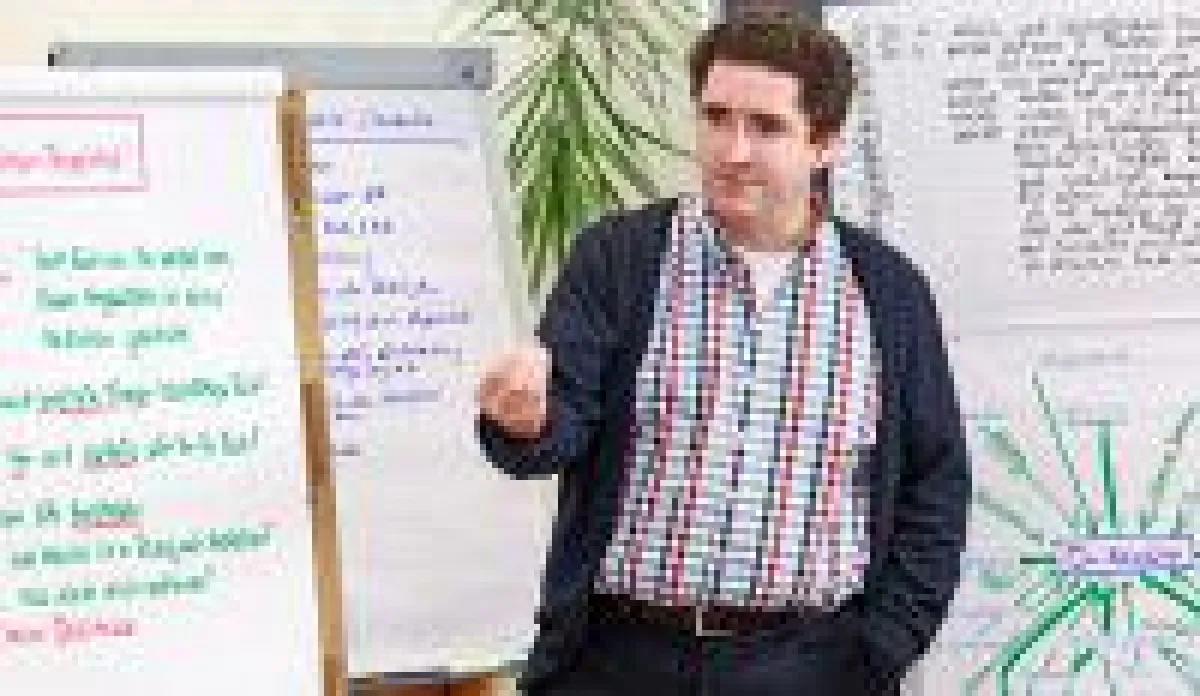 Dozent RA Bernhard Böhm während der Mediationsausbildung