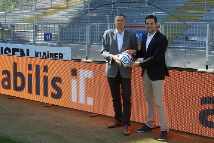 abilis GmbH und Karlsruher SC verstärken Kooperation Bild: abilis GmbH und Karlsruher SC verstärken Kooperation
