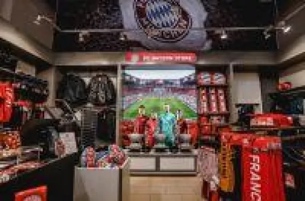 Bild: FC Bayern München eröffnet Pop-up Store in Ingolstadt Village