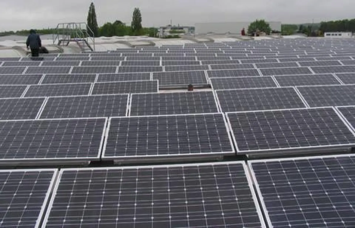 Solarpanels auf den Dächern der Firma Kopierer-Welt GmbH