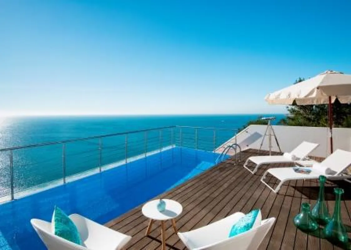 Villa Mar Azul: Terrasse mit Pool