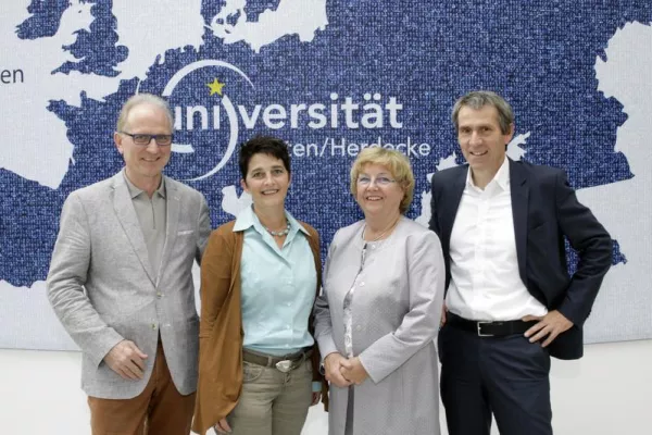 Bild: Pionierin der Pflegewissenschaft geht in den Ruhestand – zumindest ein bisschen